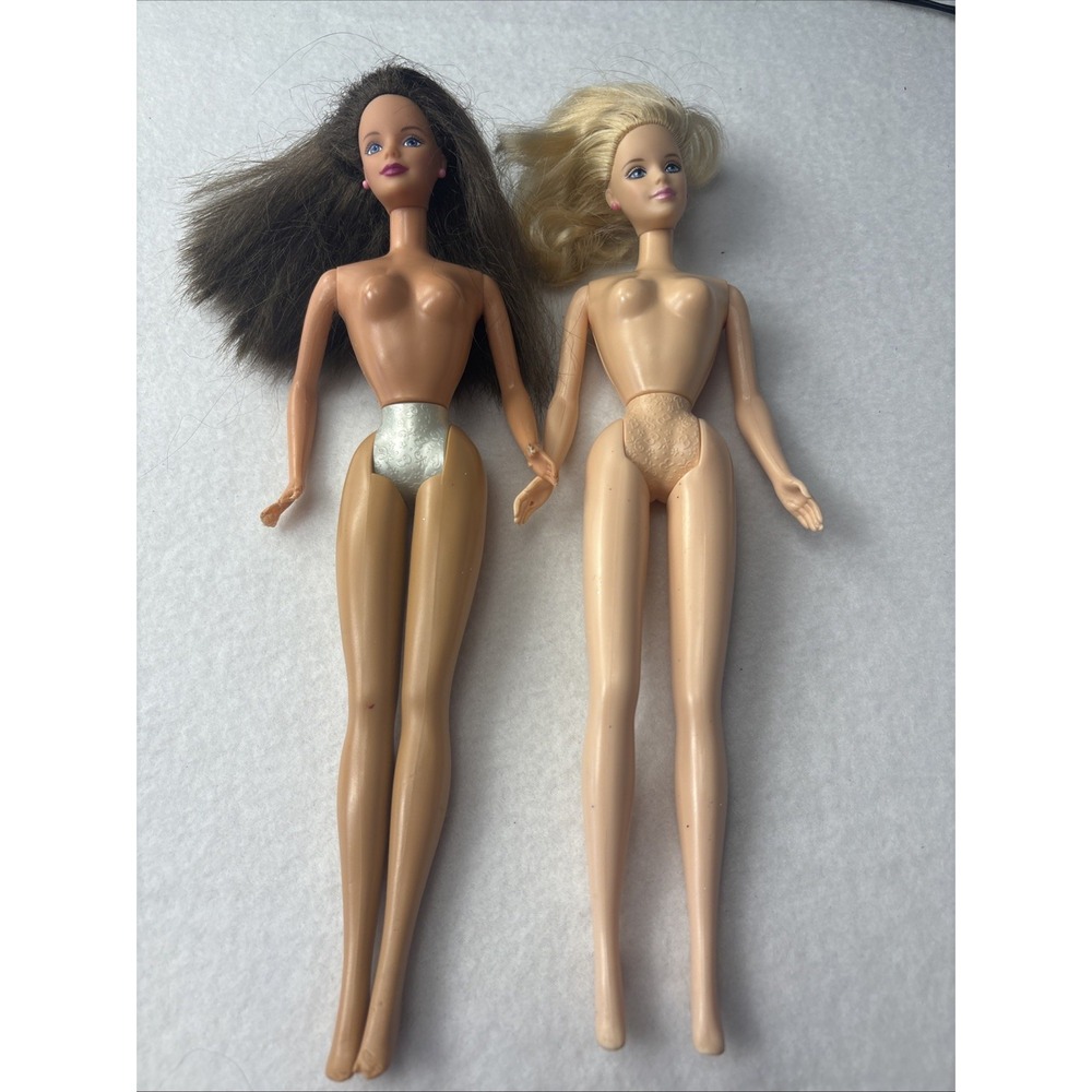 Vintage Mattel 1991 Lot Of 2 Barbie Dolls Blonde Malaysia & Brown Hair China